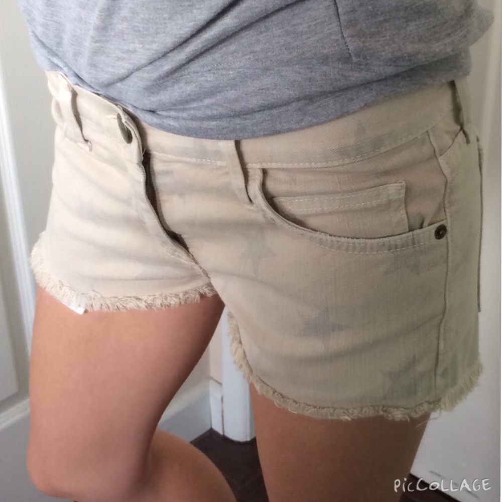 Current Elliott Star Shorts - Picture 3 of 4
